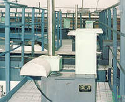 可調(diào)節(jié)出水堰門(mén)